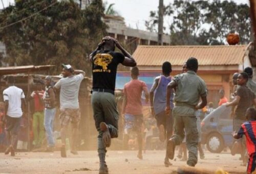 One killed as rival youth groups clash in Minna, three cars damaged